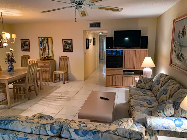 $2,000 | 4540 Northwest 3rd Court, Unit C, Delray Beach, FL 33445