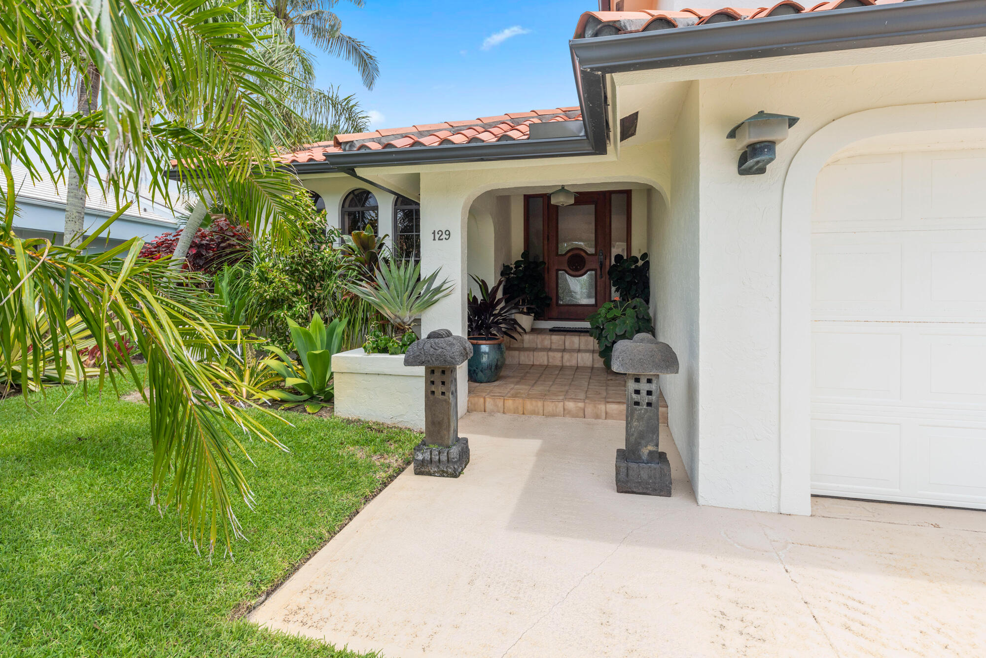 129 Olympus Way Jupiter, FL 33477 - Photo 5 of 38 129 Olympus Way (8)