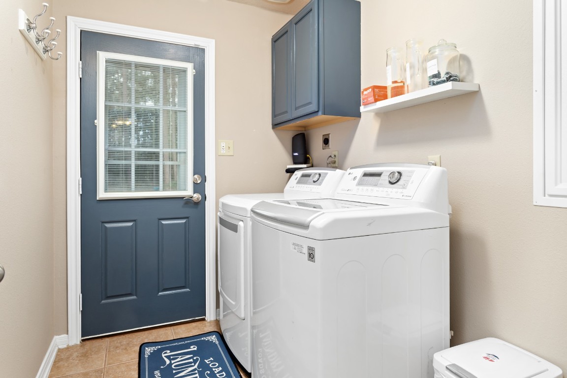 4985 Fm 2827 Road Warren, TX 77664 - Photo 25 of 41 a utility room with dryer and washer