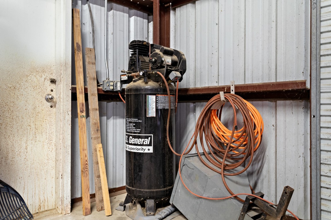 4985 Fm 2827 Road Warren, TX 77664 - Photo 34 of 41