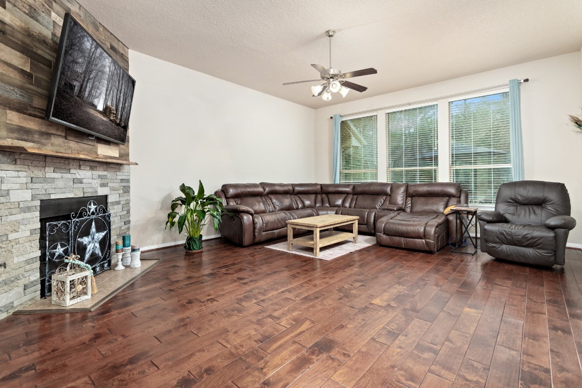 4985 Fm 2827 Road Warren, TX 77664 - Photo 6 of 41 a living room with furniture and a fireplace