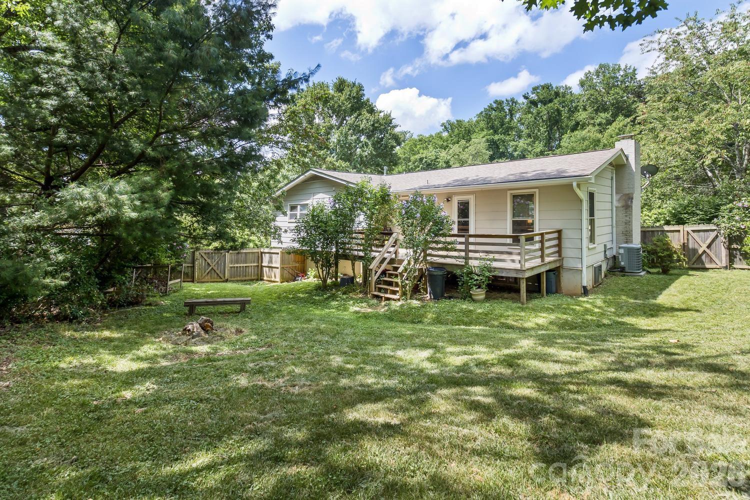 17 Rhododendron Place Asheville, NC 28805 - Photo 30 of 36