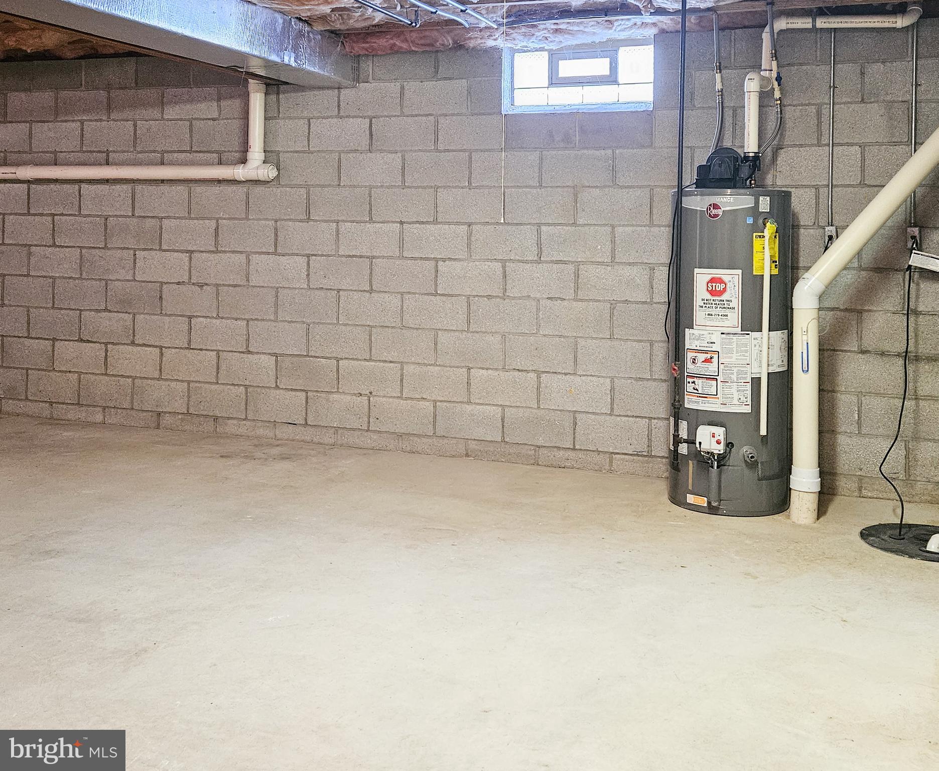 159 Colorado Avenue Littlestown, PA 17340 - Photo 47 of 47 a bathroom with a bathtub