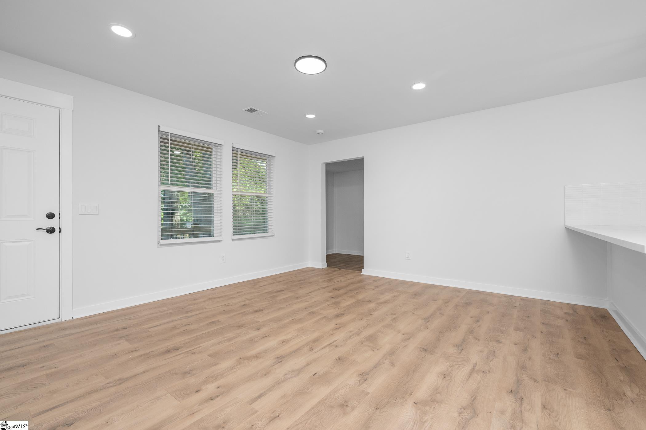 10 Valley View Lane Greenville, SC 29605 - Photo 4 of 33