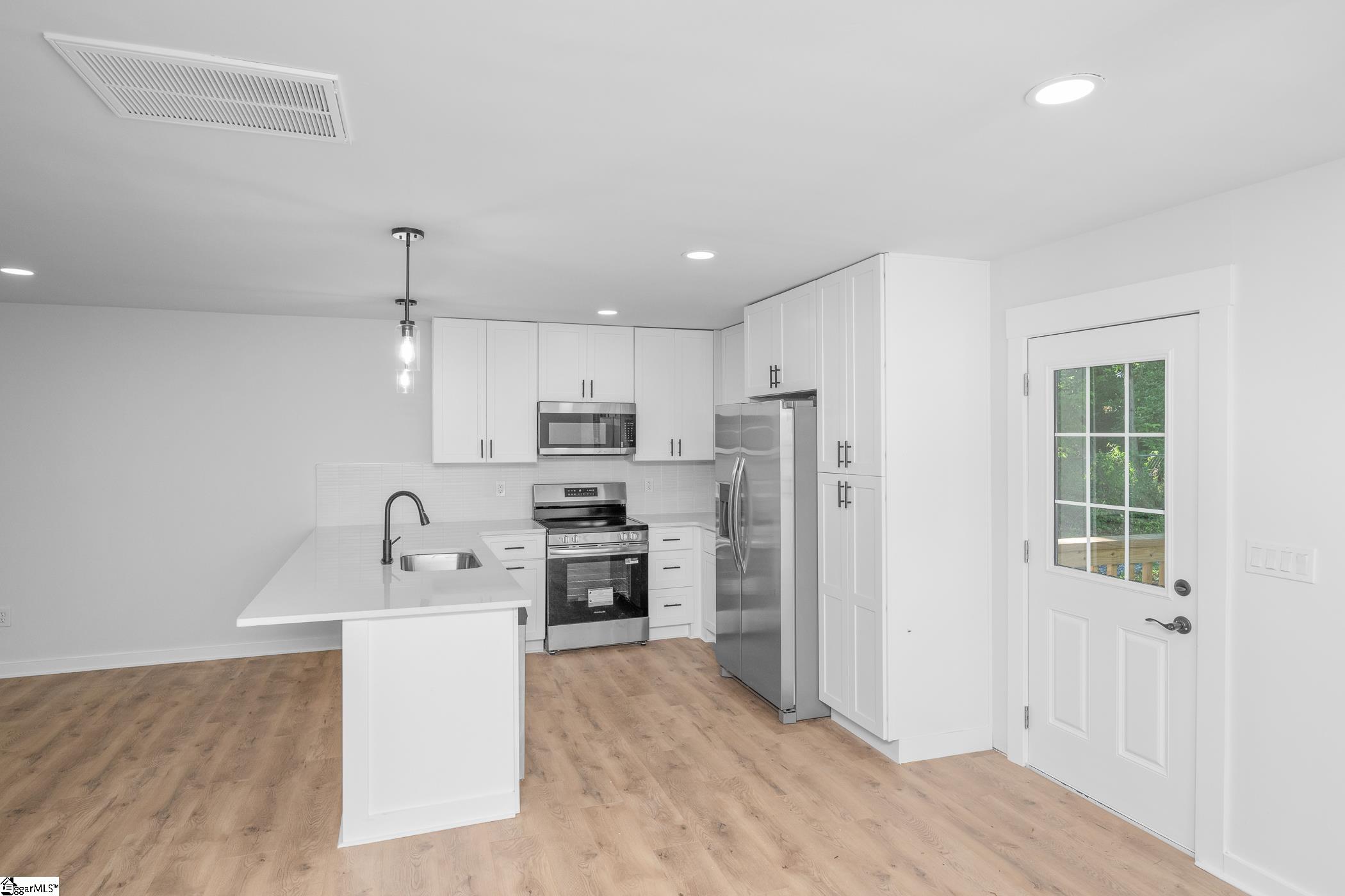 10 Valley View Lane Greenville, SC 29605 - Photo 8 of 33