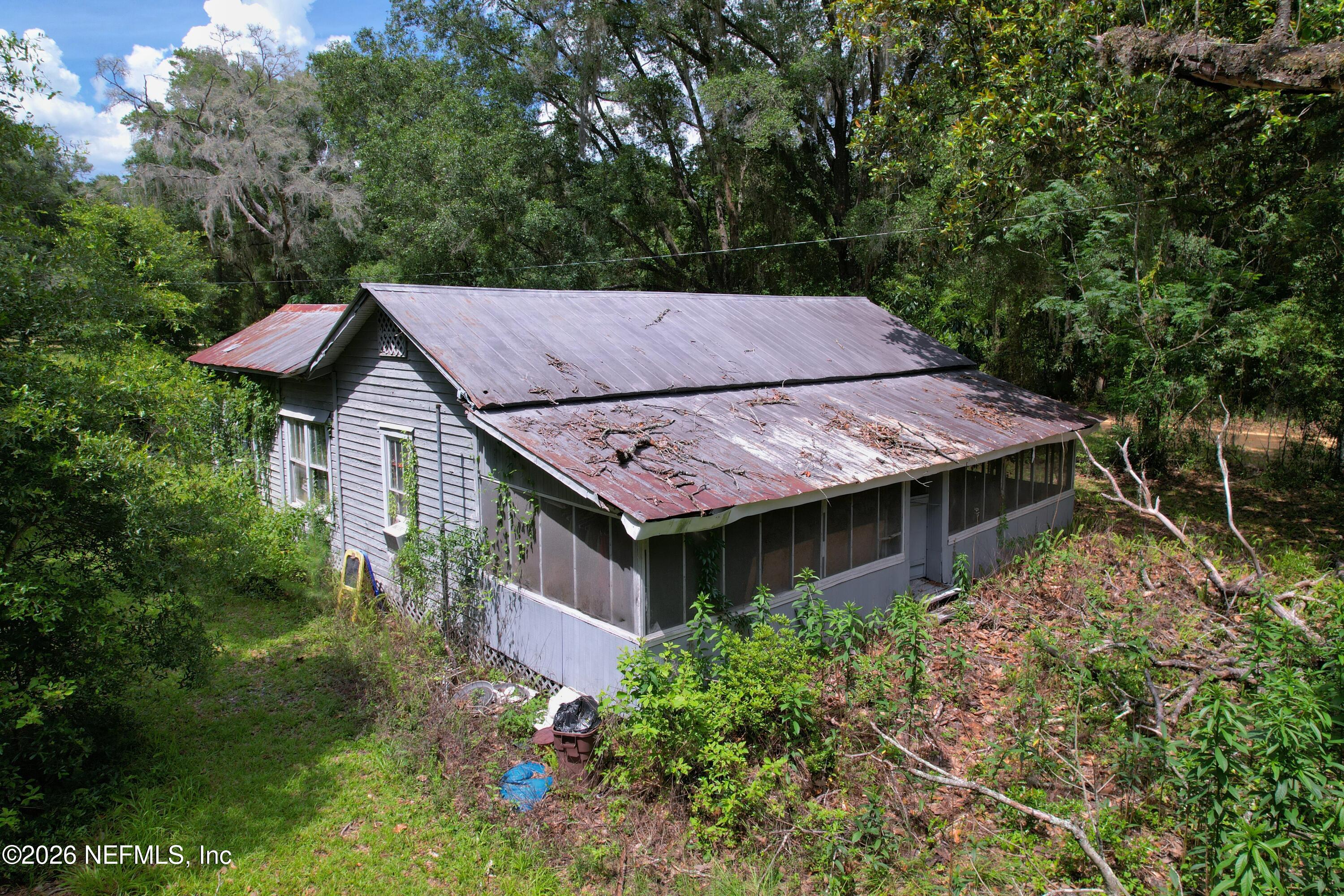 111 Savel Road Florahome, FL 32140 - Photo 3 of 25 2