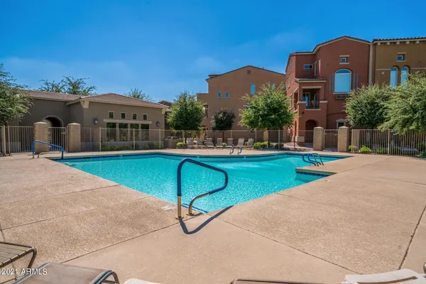 $1,995 | 240 West Juniper Avenue, Unit 1005, Gilbert, AZ 85233
