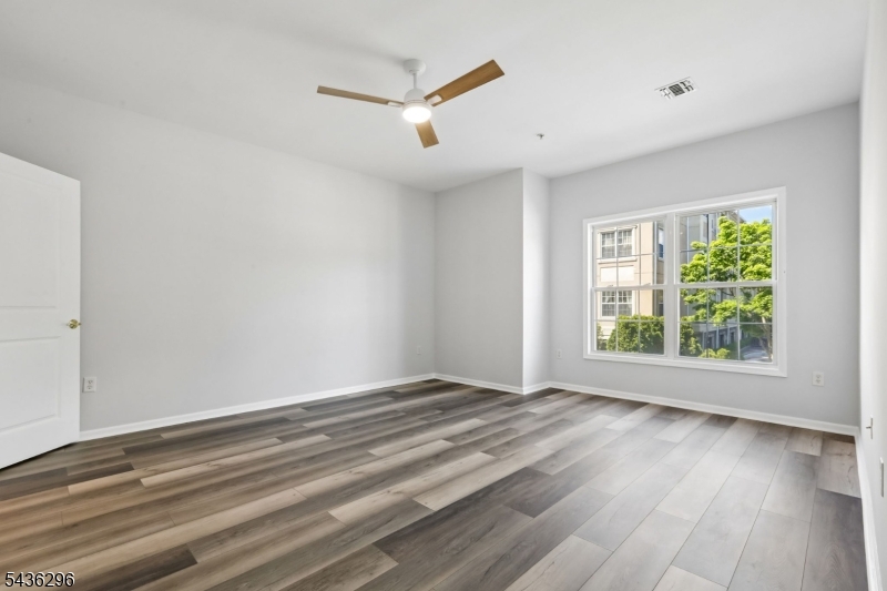 9104 Ravenscroft Road Clifton, NJ 07013 - Photo 21 of 50