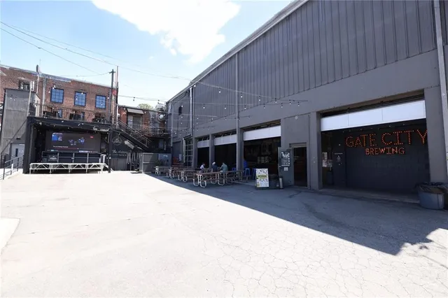 $4,100 | 190 Thompson Place, Roswell, GA 30075