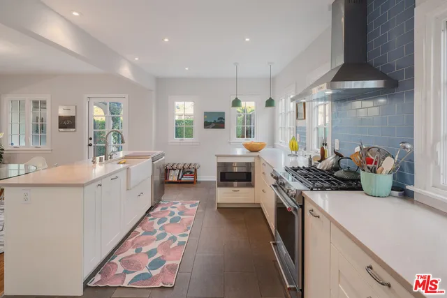 $9,500 | 513 North Mansfield Avenue, Los Angeles, CA 90036