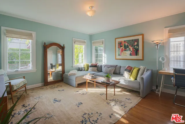 $9,500 | 513 North Mansfield Avenue, Los Angeles, CA 90036