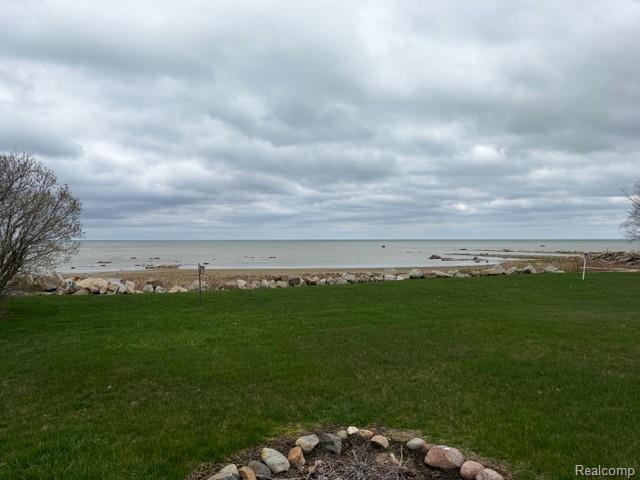 2904 North Lakeshore Road Port Hope, MI 48468 - Photo 8 of 31