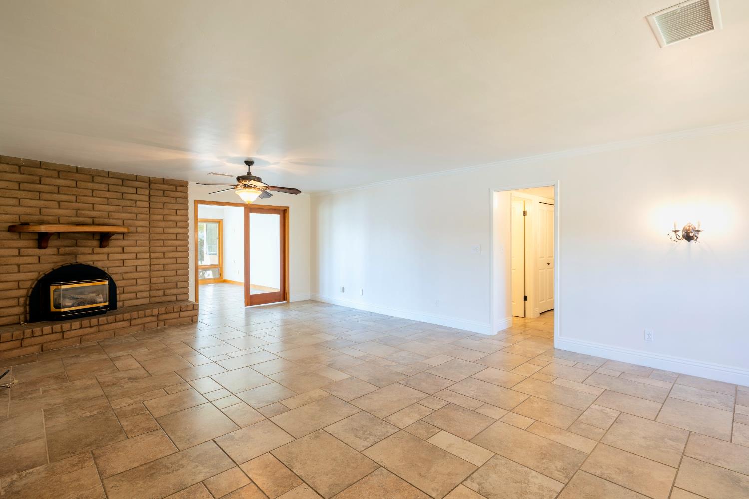 7855 South Buttonwillow Avenue Reedley, CA 93654 - Photo 6 of 81 Gallery Image 6