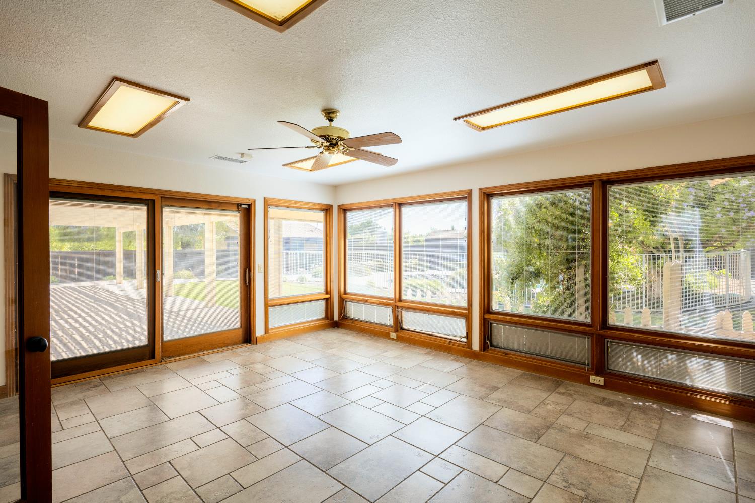 7855 South Buttonwillow Avenue Reedley, CA 93654 - Photo 9 of 81 Gallery Image 9