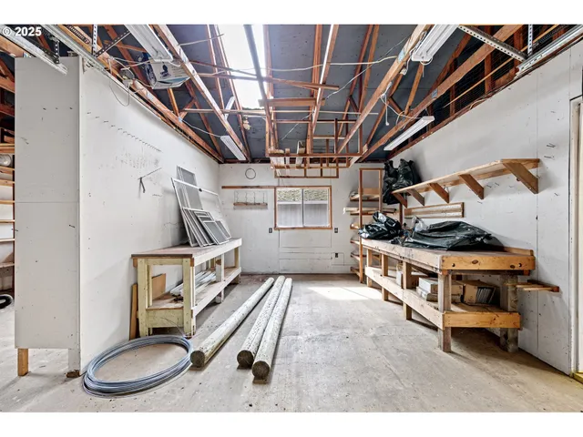 a view of a house with a big yard