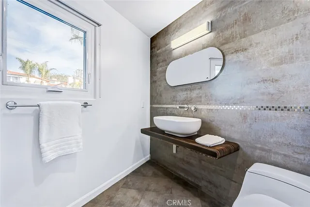 $2,595,000 | 1633 Prospect Avenue, Hermosa Beach, CA 90254