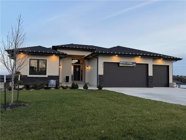 $799,900 | 9019 Freedom Street, Lenexa, KS 66227