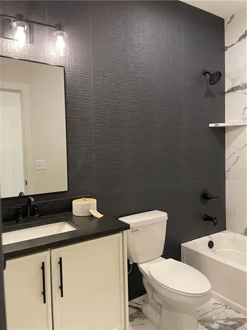 $799,900 | 9019 Freedom Street, Lenexa, KS 66227