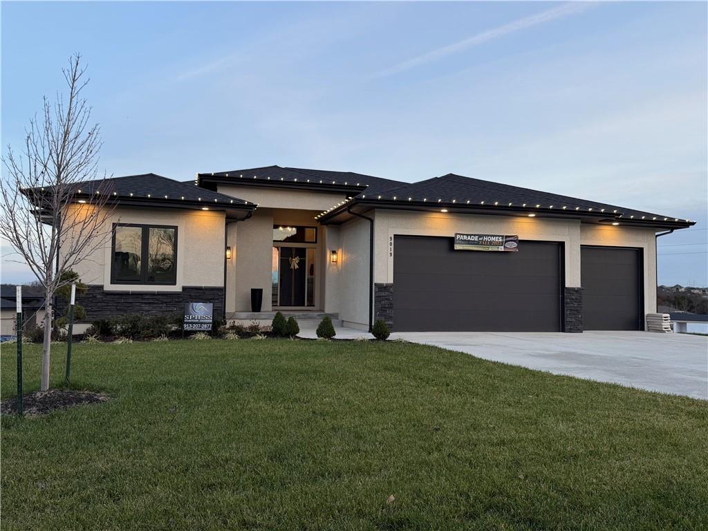 9019 Freedom Street Lenexa, KS 66227 - Photo 3 of 37