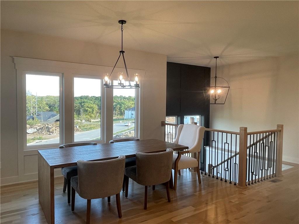 9019 Freedom Street Lenexa, KS 66227 - Photo 8 of 37