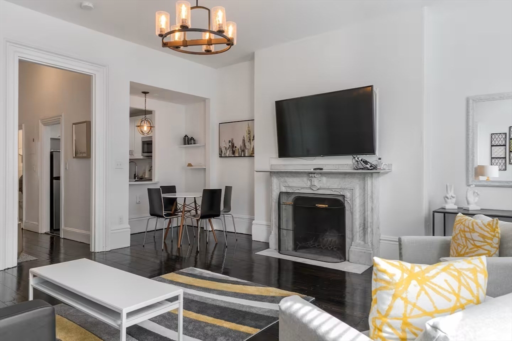 169 Beacon Street, Unit 3R Boston, MA 02116 - Photo 7 of 9