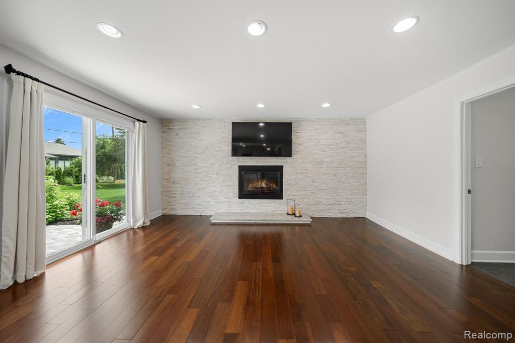 6895 Halyard Road Bloomfield Hills, MI 48301 - Photo 17 of 44