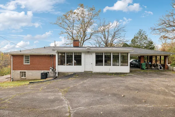 $989,000 | 404 Van Hook Drive, Ashland City, TN 37015