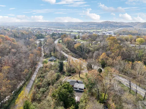 $989,000 | 404 Van Hook Drive, Ashland City, TN 37015