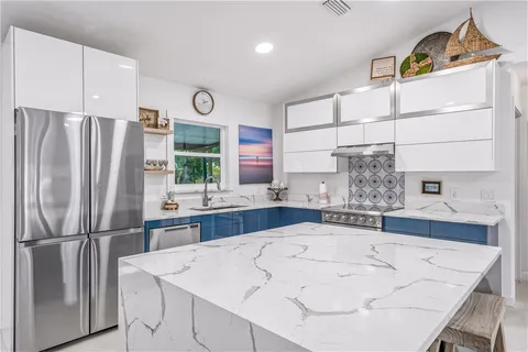 $949,900 | 670 Cypress Road, Vero Beach, FL 32963