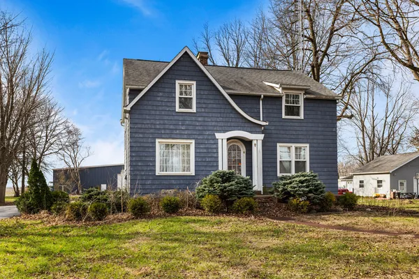 $134,900 | 403 East 3rd Street, Brocton, IL 61917