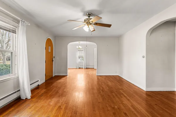 $134,900 | 403 East 3rd Street, Brocton, IL 61917