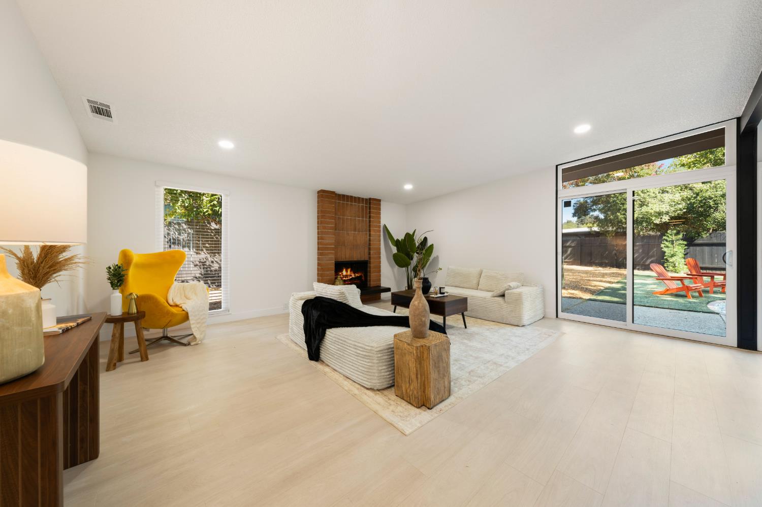 4532 Foster Way Carmichael, CA 95608 - Photo 8 of 50 Gallery Image 8