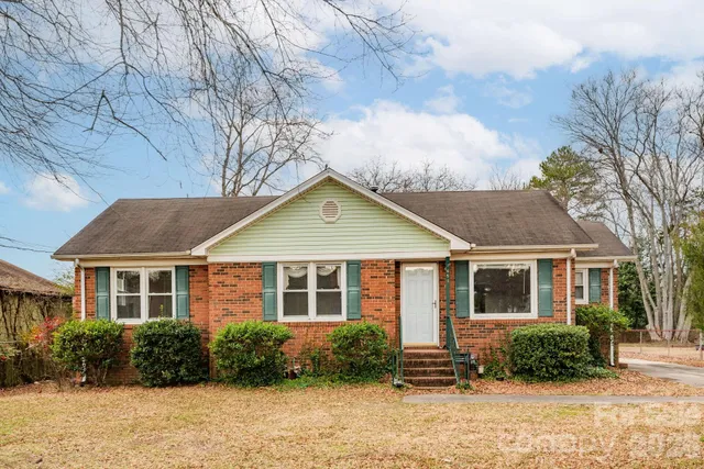 $260,000 | 7650 Bramblewood Drive, Charlotte, NC 28217