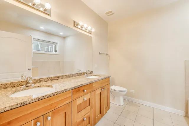 $1,692,600 | 4043 South Drexel Boulevard, Chicago, IL 60653