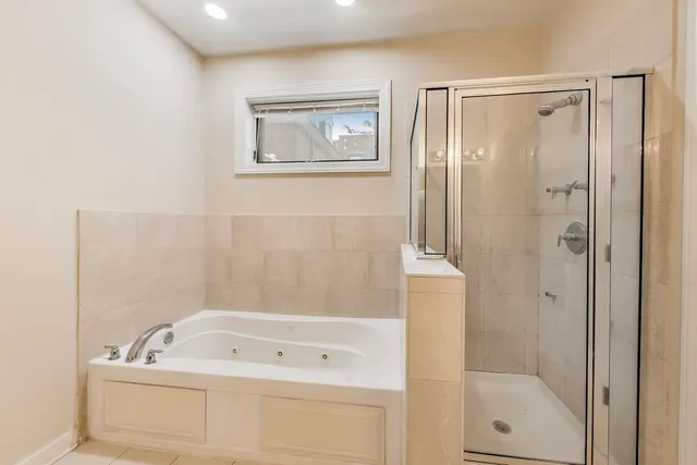 $1,692,600 | 4043 South Drexel Boulevard, Chicago, IL 60653