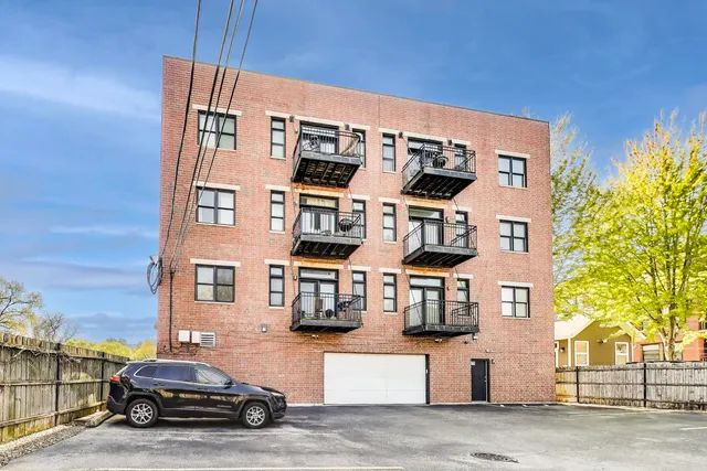 $1,692,600 | 4043 South Drexel Boulevard, Chicago, IL 60653