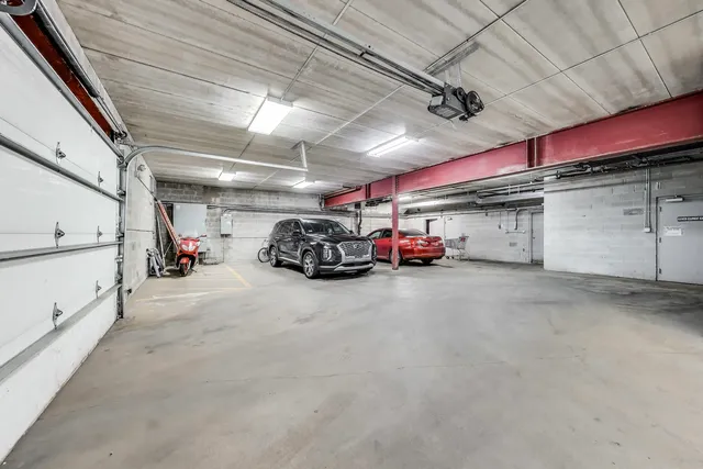 $1,692,600 | 4043 South Drexel Boulevard, Chicago, IL 60653