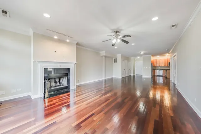 $1,692,600 | 4043 South Drexel Boulevard, Chicago, IL 60653