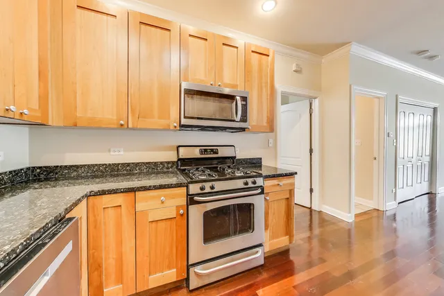 $1,692,600 | 4043 South Drexel Boulevard, Chicago, IL 60653