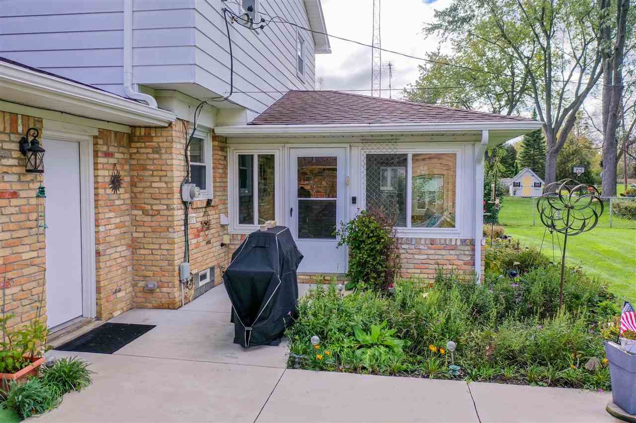 1426 Kennebec Road Grand Blanc, MI 48439 - Photo 11 of 72 50059861-10.JPG
