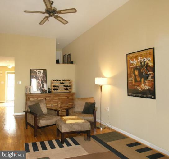 1523 Inlet Court Reston, VA 20190 - Photo 11 of 30 Family Room #2