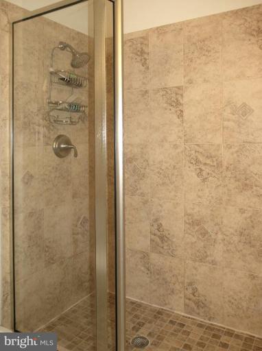 1523 Inlet Court Reston, VA 20190 - Photo 14 of 30 Master Bath