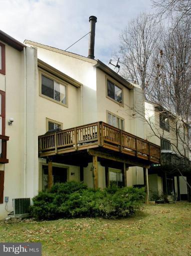 1523 Inlet Court Reston, VA 20190 - Photo 22 of 30 Exterior (Rear)