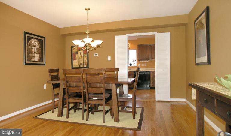 1523 Inlet Court Reston, VA 20190 - Photo 5 of 30 Dining Room