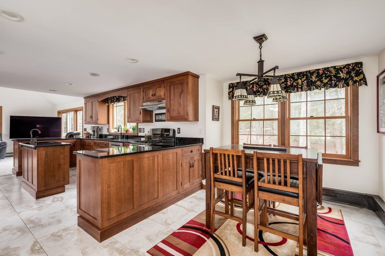4 Meader Lane Durham, NH 03824 - Photo 3 of 34