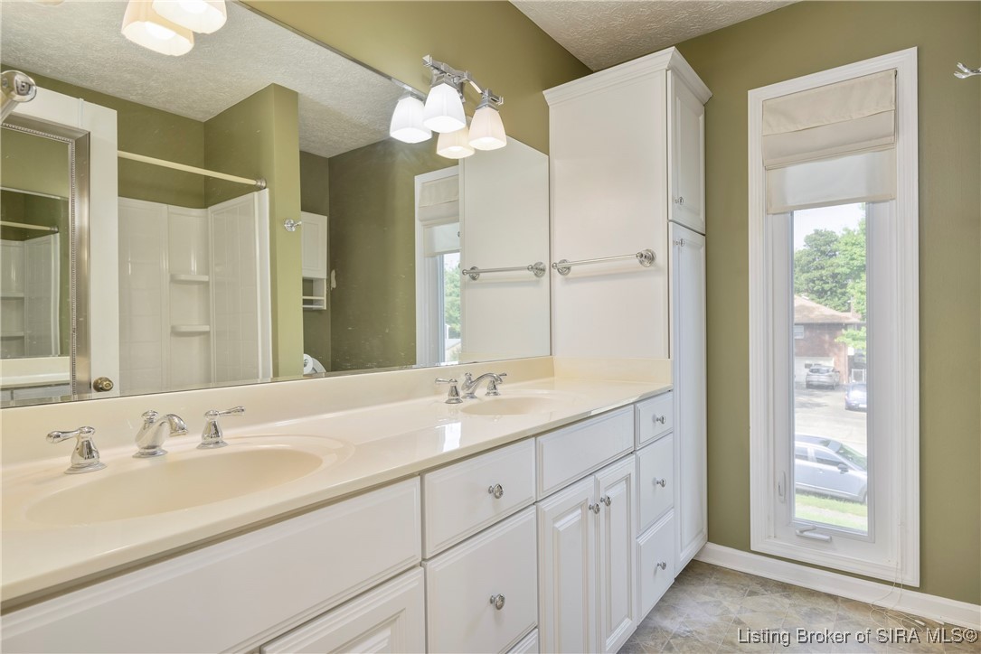 528 Drawbrook Circle New Albany, IN 47150 - Photo 20 of 38