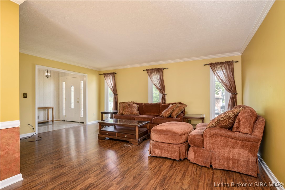 528 Drawbrook Circle New Albany, IN 47150 - Photo 8 of 38