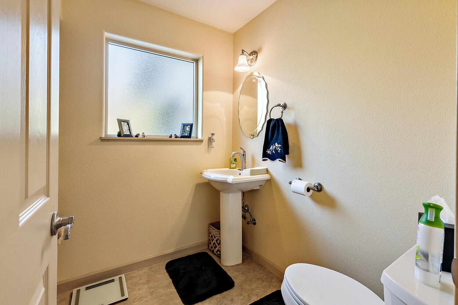 726 Busch Road Trail, OR 97541 - Photo 28 of 71 Bathroom