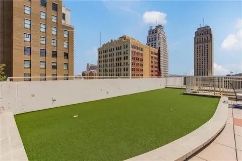 $374,999 | 1101 Walnut Street, Unit 907, Kansas City, MO 64106