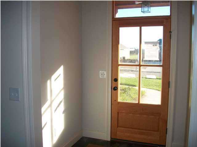 Front Door/Foyer Area